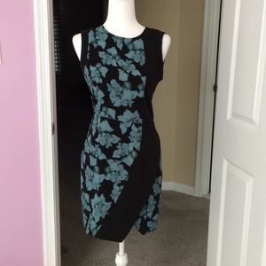 Rachel Roy dress with green leaf 🍃 prints.